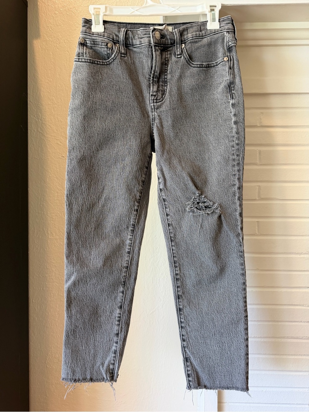 Madewell Gray Black Distressed Raw Hem Straight Leg Jeans Size 26 Petite